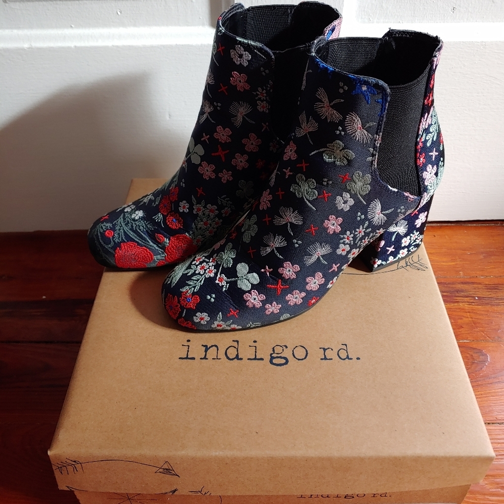 Indigo rd. Blue/multi fabric booties - 6M